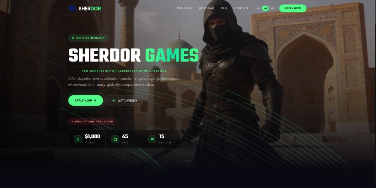 Sherdor Games saytining bosh ekrani: Registon me’morchiligi fonida jangchi tasviri, «Sherdor Games» sarlavhasi va stipendiya, muddat hamda loyihalar soni ko‘rsatilgan panel
